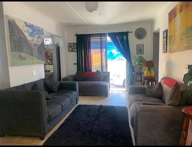 3 BEDROOM HOUSE FOR SALE IN WESTRIDGE